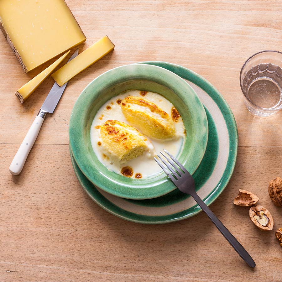 quenelles moulées cuillère au Comté 18mois sauce Suprême 